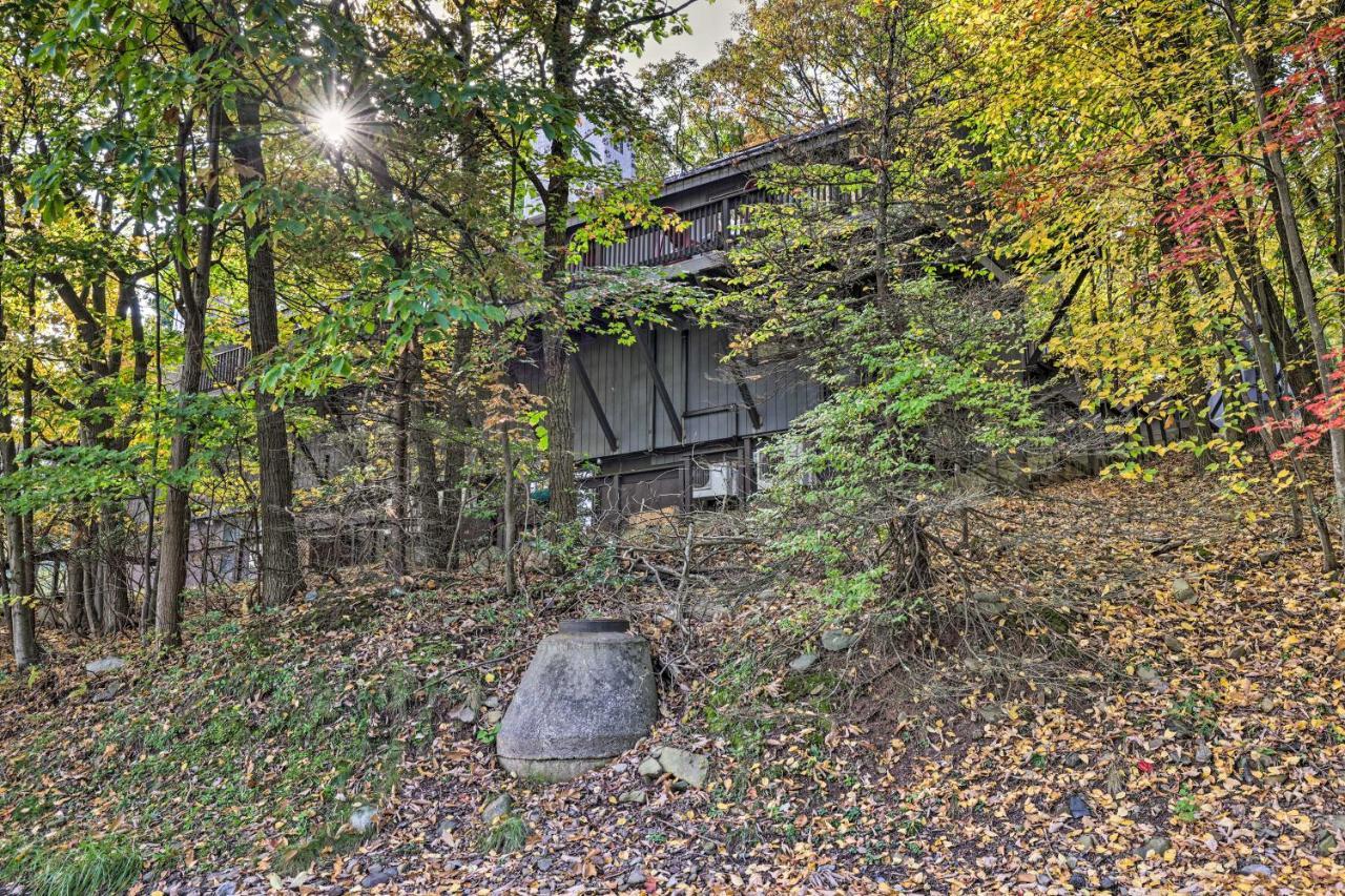 Renovated Escape, Walk To Slopes Casa de férias Tannersville